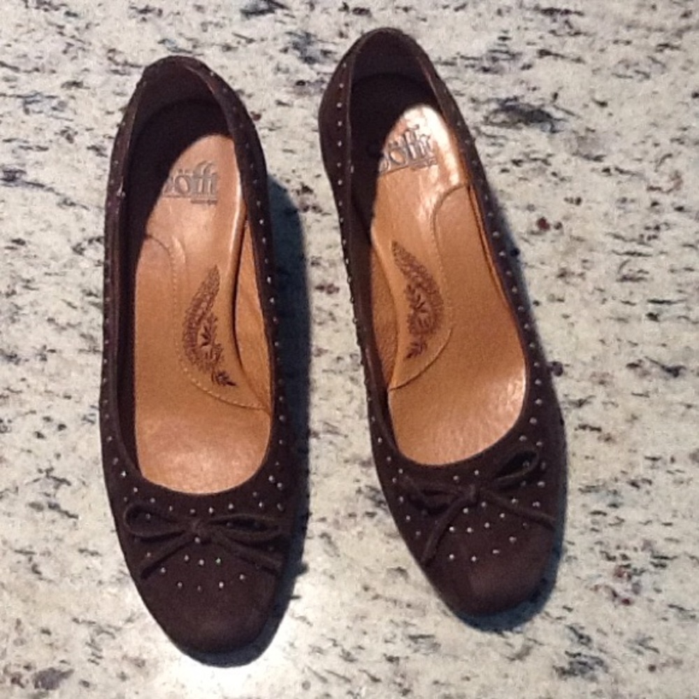 Nordstrom brown suede pumps with detail and bows